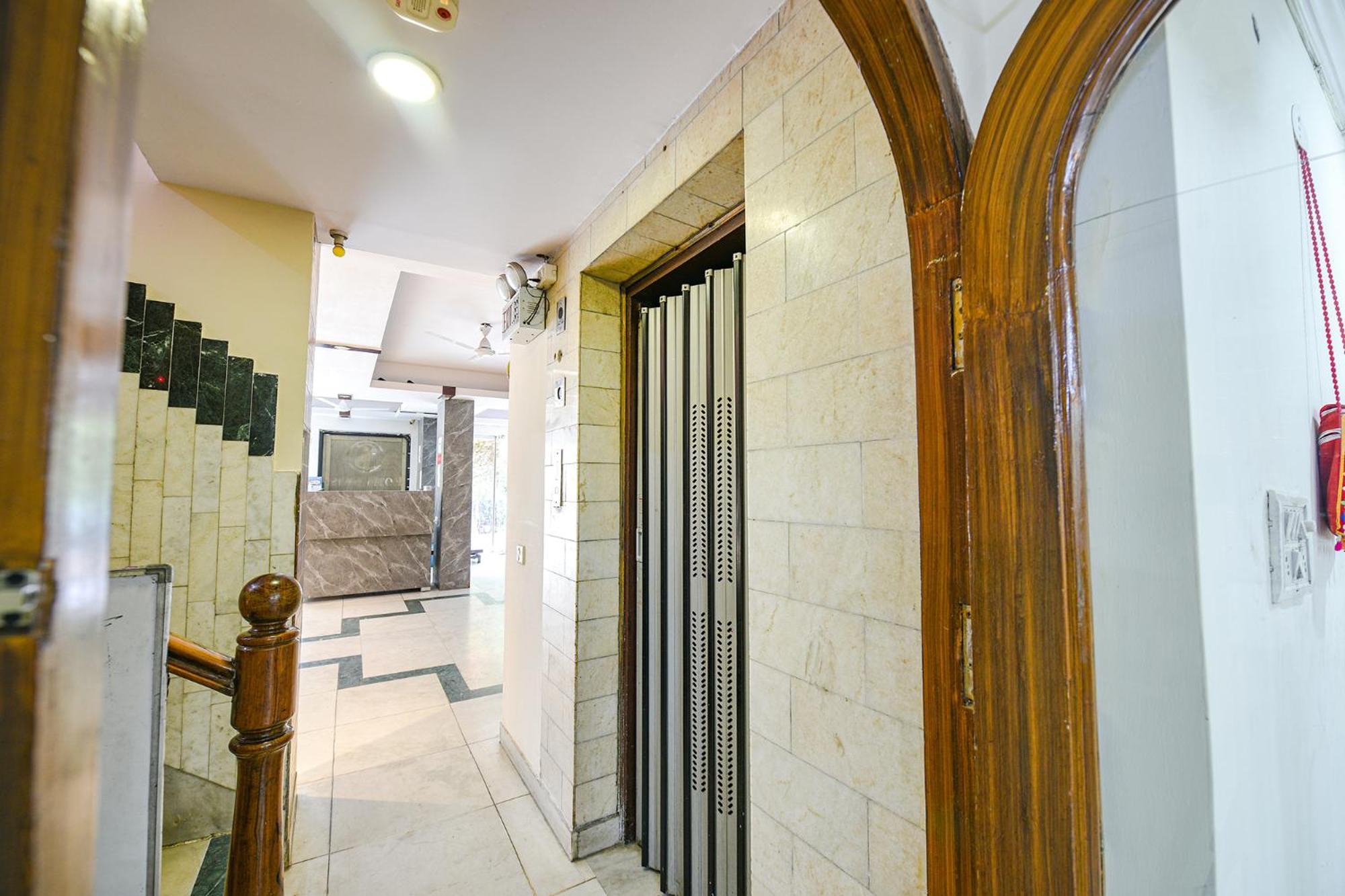 Fabhotel Swiss International Patel Nagar New Delhi Bagian luar foto