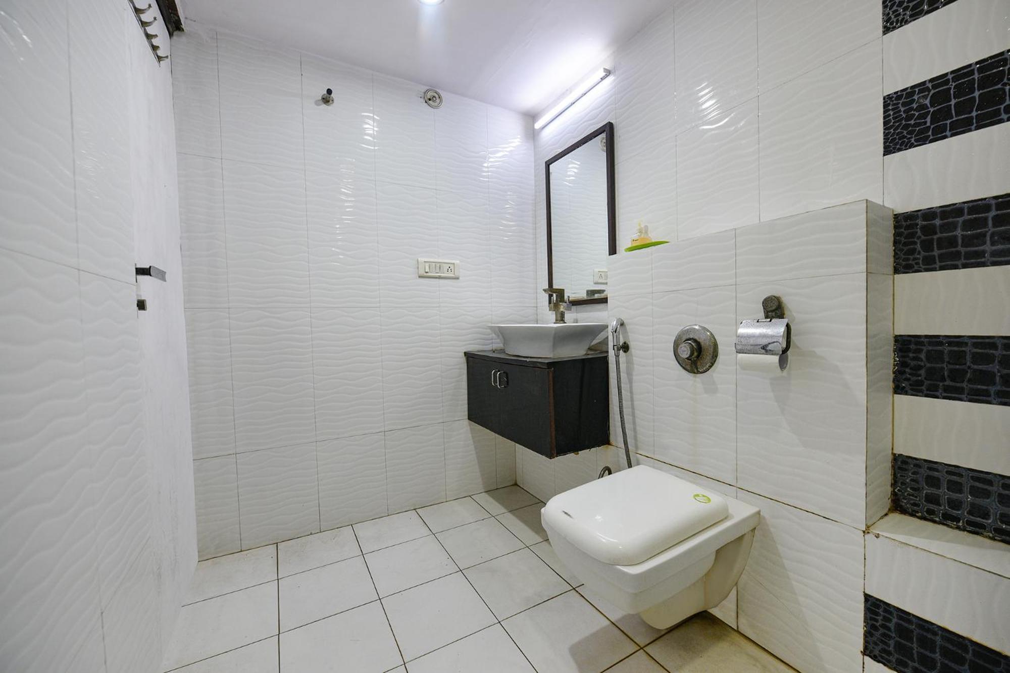 Fabhotel Swiss International Patel Nagar New Delhi Bagian luar foto